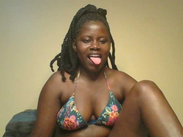 Loviett52 live cam on BongaCams