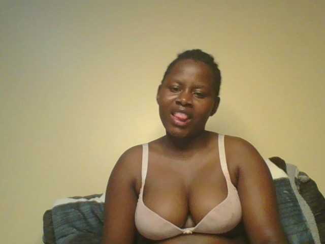 Loviett52 live cam on BongaCams