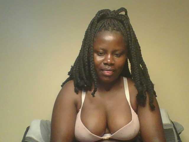 Loviett52 live cam on BongaCams