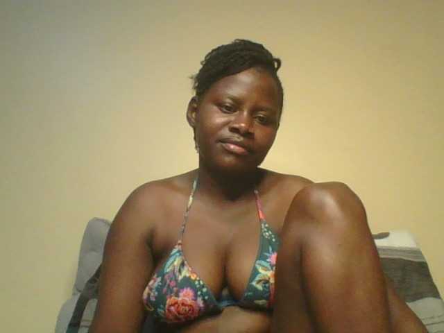 Loviett52 live cam on BongaCams