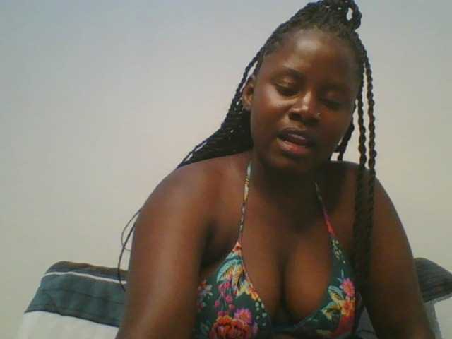 Loviett52 live cam on BongaCams