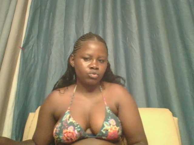 Loviett52 live cam on BongaCams
