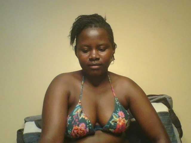 Loviett52, en directo ahora en BongaCams