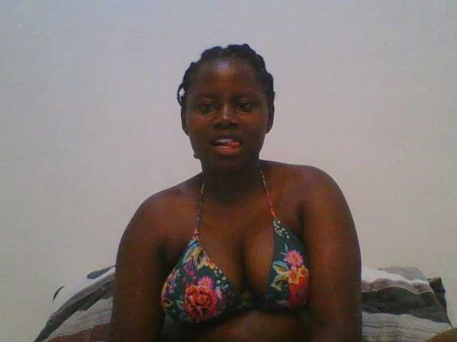 Loviett52 live cam on BongaCams