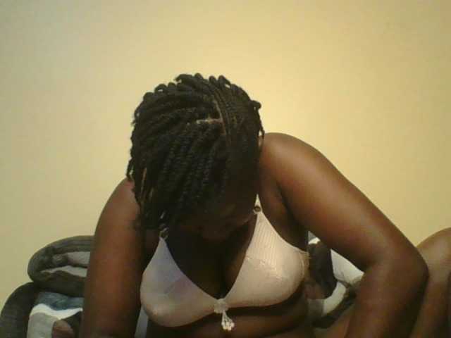 Loviett52 live cam on BongaCams