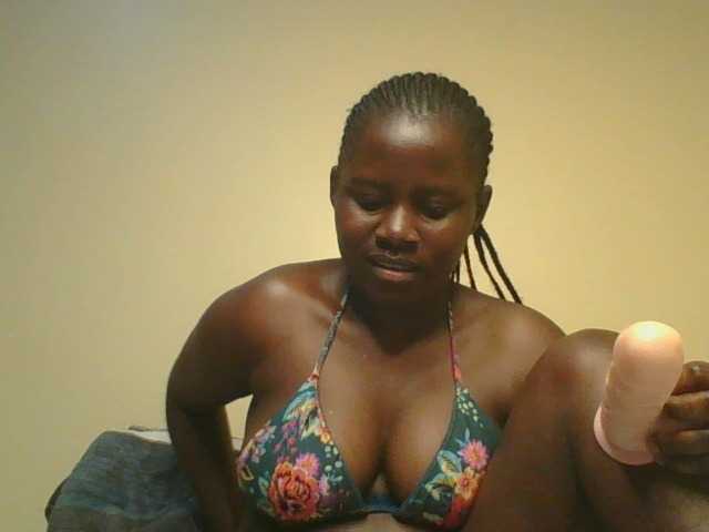 Loviett52 live cam on BongaCams