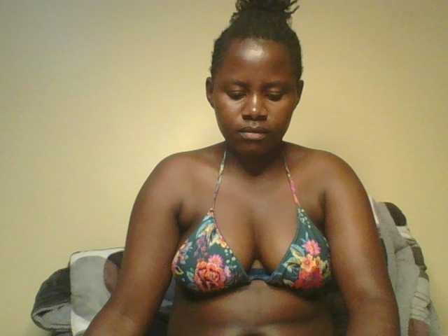 Loviett52 live cam on BongaCams