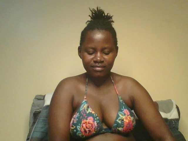 Loviett52 live cam on BongaCams