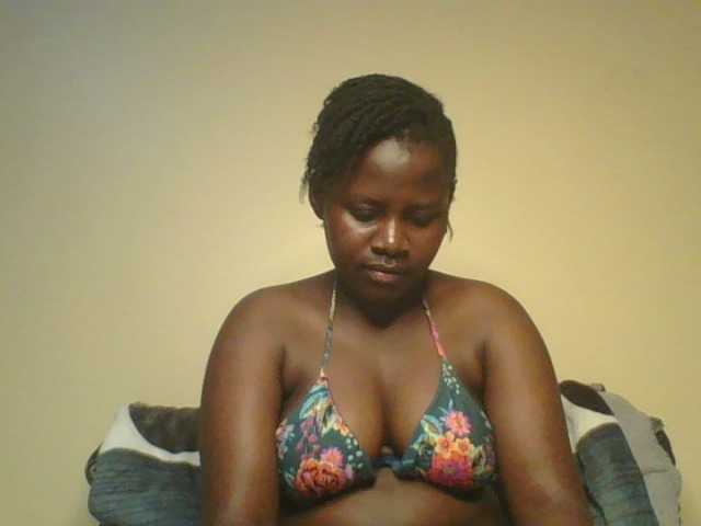 Loviett52 live cam on BongaCams