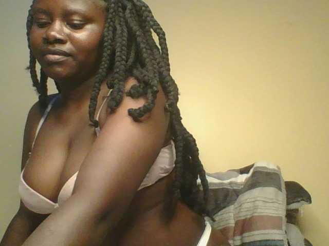 Loviett52 live cam on BongaCams
