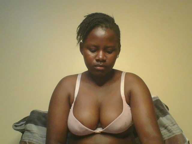 Loviett52, live now on BongaCams