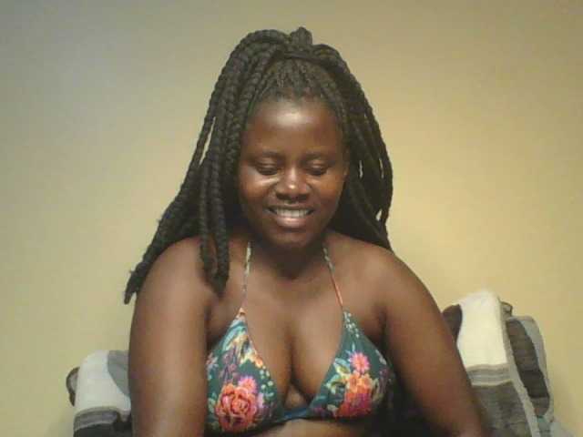 Loviett52 live cam on BongaCams
