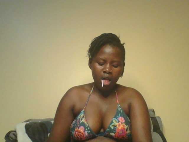 Loviett52 live cam on BongaCams