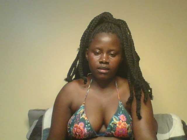 Loviett52 live cam on BongaCams