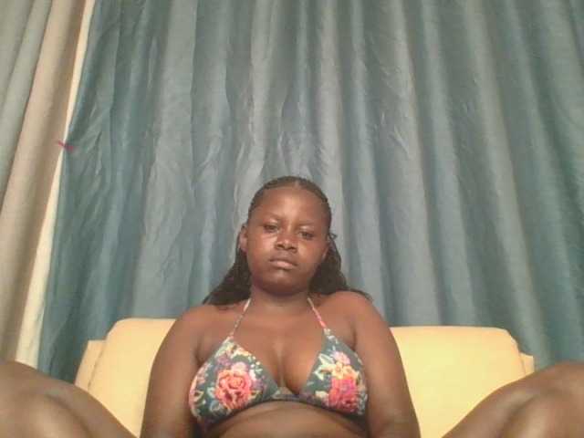 Loviett52 live cam on BongaCams