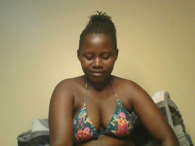 Loviett52 live cam on BongaCams