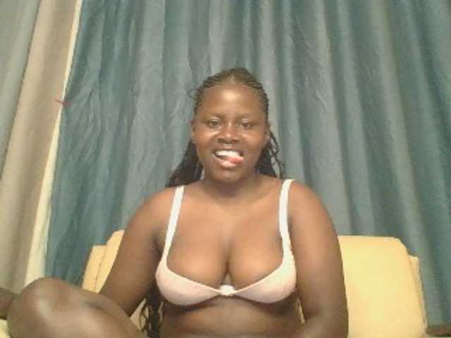 Loviett52 live cam on BongaCams