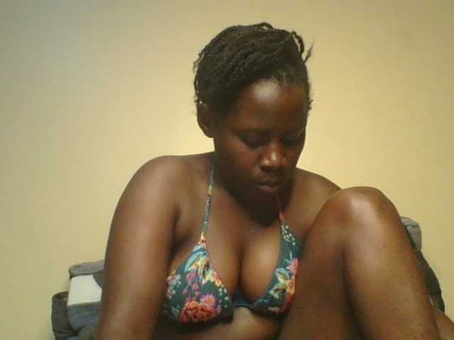 Loviett52, en directo ahora en BongaCams