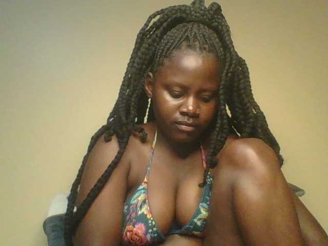 Loviett52 live cam on BongaCams