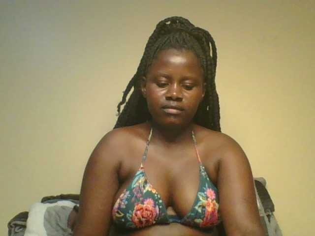Loviett52 live cam on BongaCams