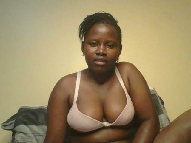 Loviett52, en directo ahora en BongaCams