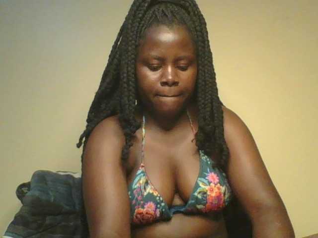 Loviett52 live cam on BongaCams
