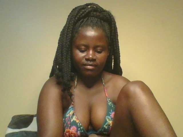 Loviett52 live cam on BongaCams