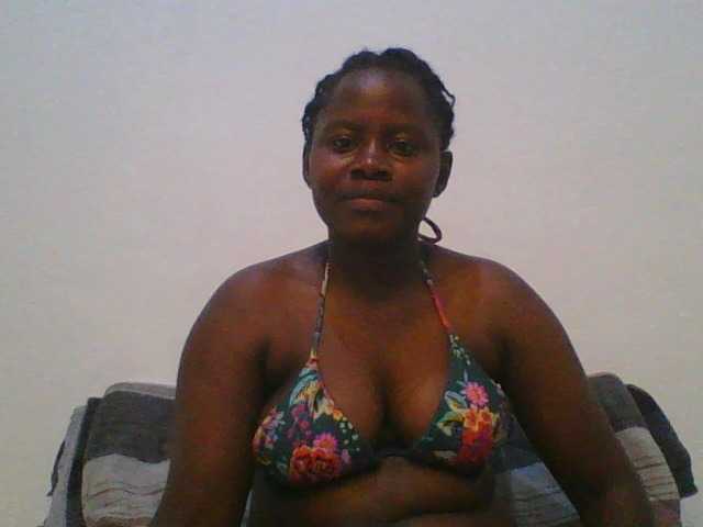Loviett52 live cam on BongaCams