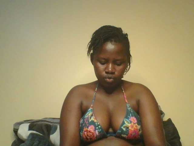 Loviett52, en vivo ahora en BongaCams