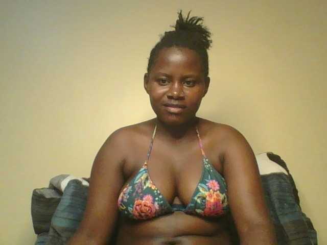 Loviett52 live cam on BongaCams