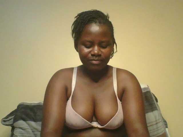 Loviett52, live now on BongaCams