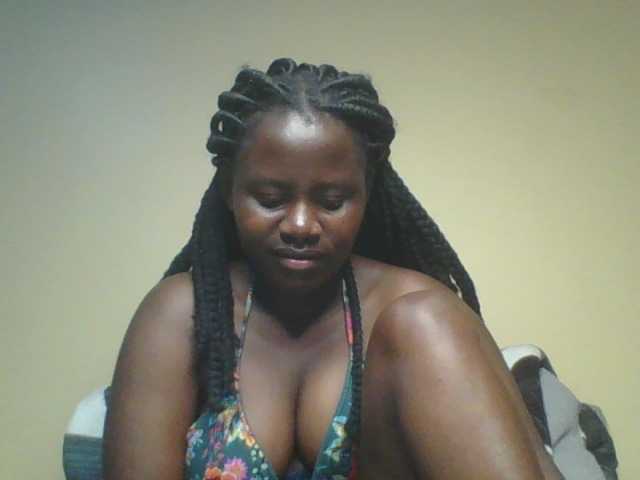 Loviett52 — live female cam