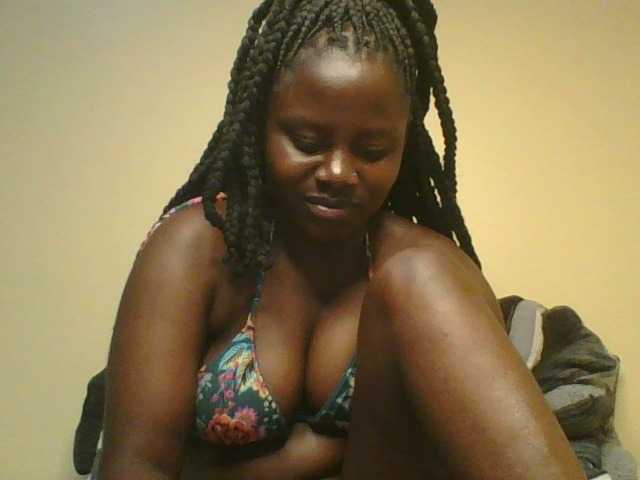Loviett52 live cam on BongaCams
