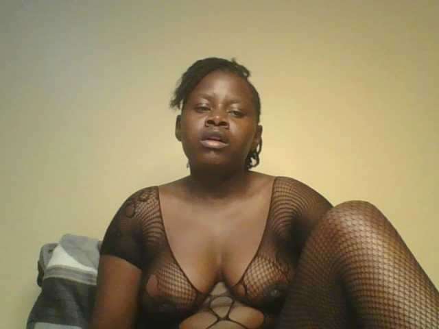 Loviett52 live cam on BongaCams