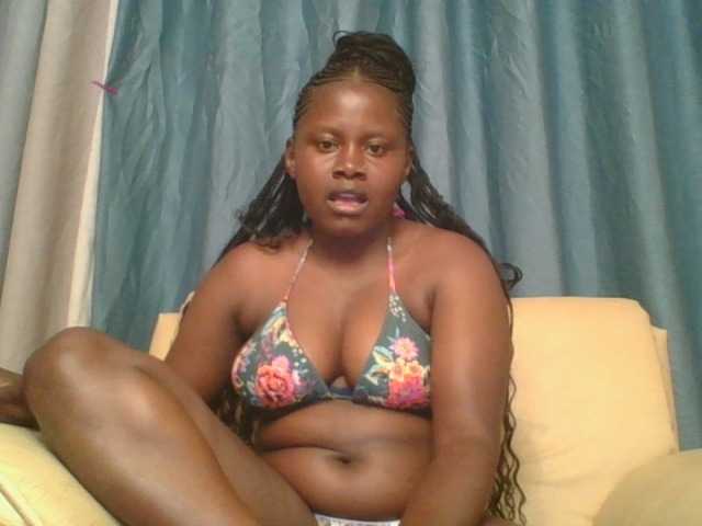 Loviett52 live cam on BongaCams