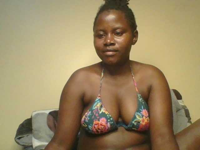 Loviett52 live cam on BongaCams