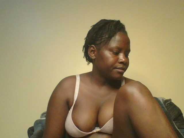 Loviett52, en vivo ahora en BongaCams
