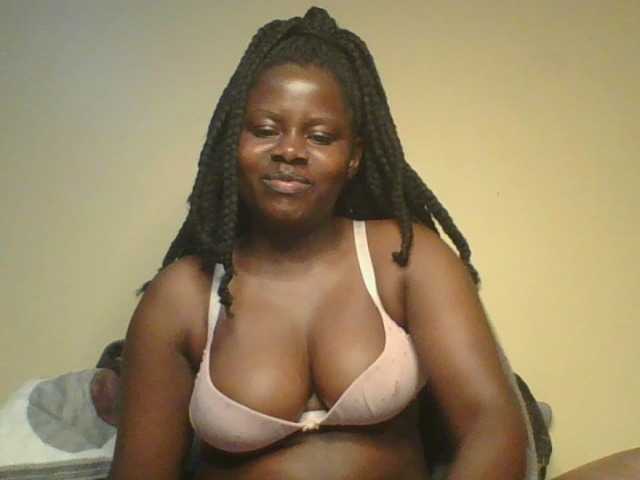 Loviett52 live cam on BongaCams