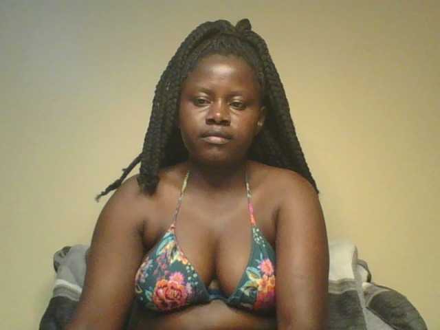 Loviett52 live cam on BongaCams