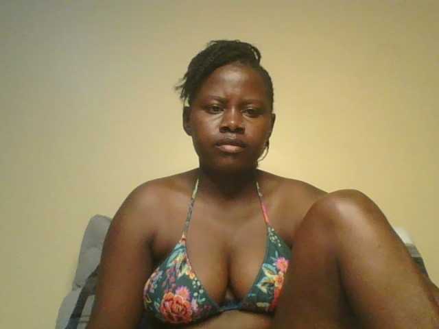 Loviett52 live cam on BongaCams