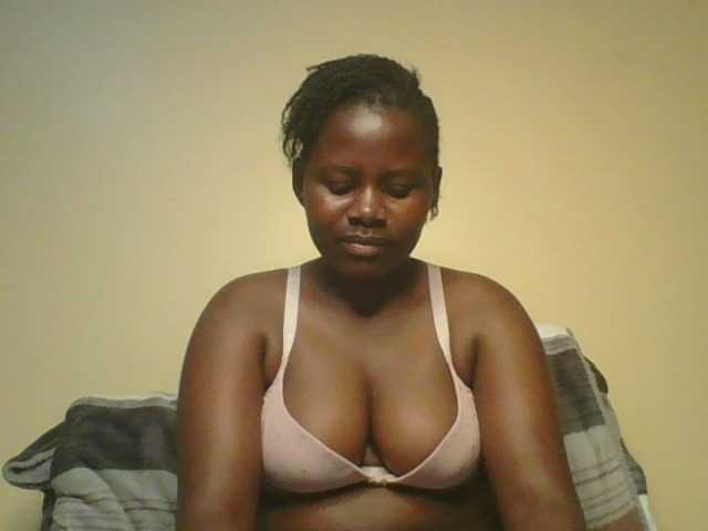 Loviett52, en directo ahora en BongaCams