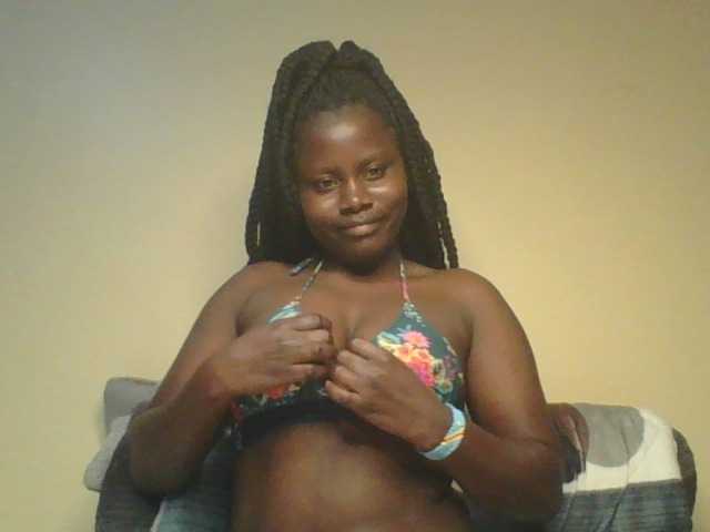 Loviett52 live cam on BongaCams