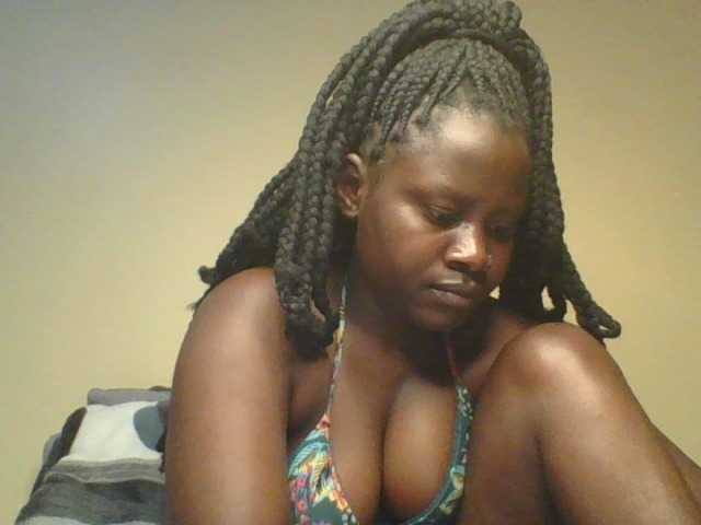 Loviett52 live cam on BongaCams