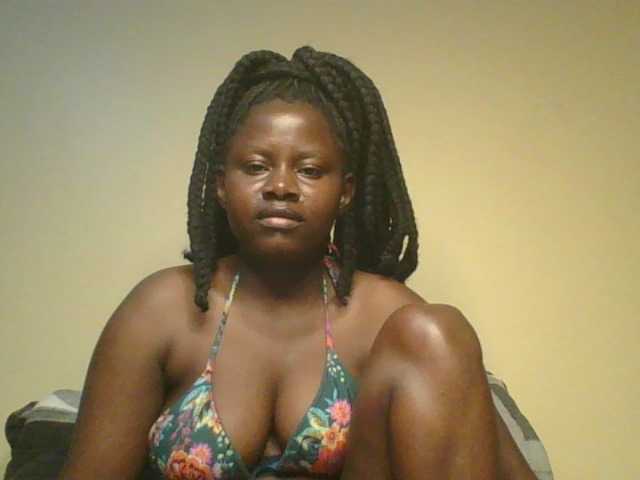 Loviett52 live cam on BongaCams