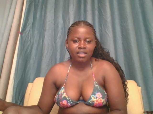 Loviett52 live cam on BongaCams