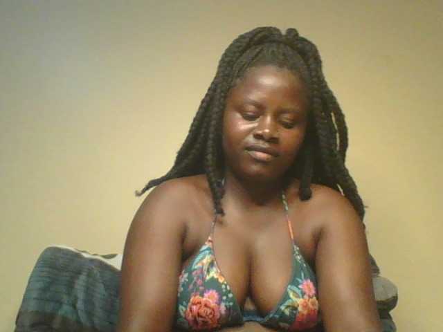 Loviett52 live cam on BongaCams