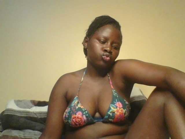 Loviett52 live cam on BongaCams