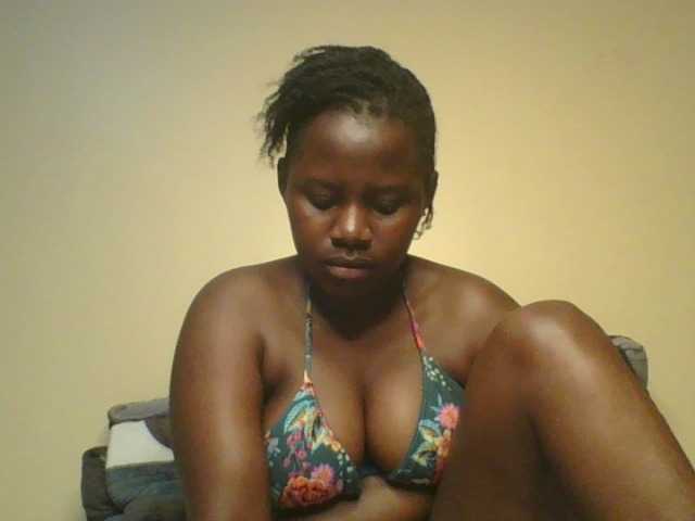 Loviett52, en directo ahora en BongaCams