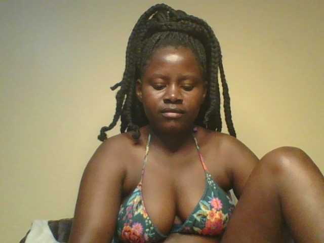 Loviett52 live cam on BongaCams