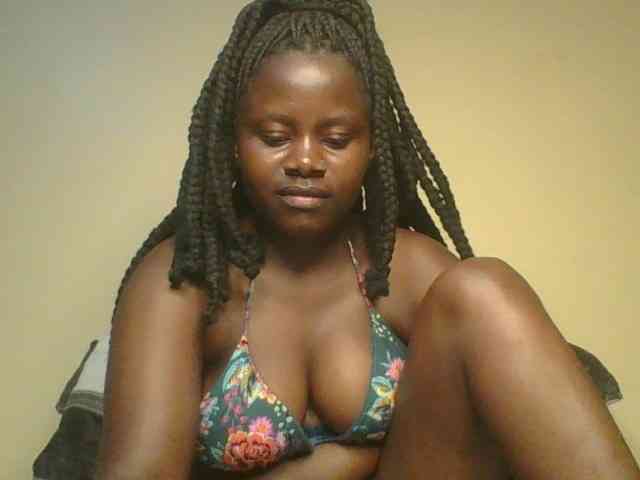 Loviett52 Live Webcam on BongaCams